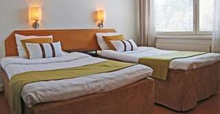 Отель Hotel Jollas89 Хельсинки Стандартный двухместный номер с 2 отдельными кроватями и видом на сад-3